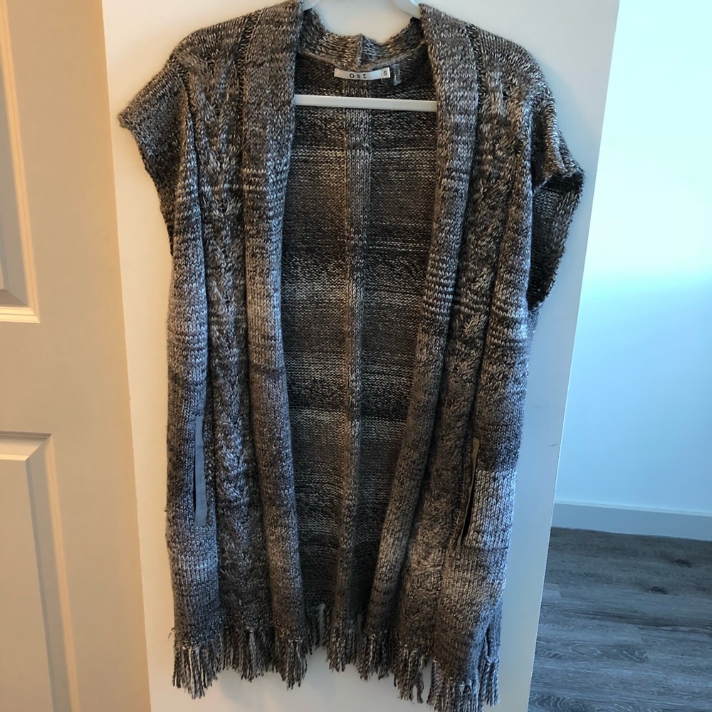 Sweater vest